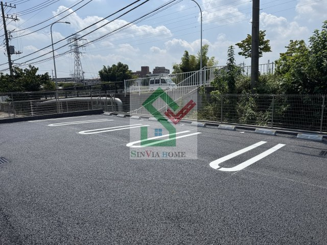 ヴィラ明の沢の駐車場