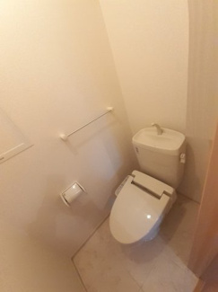 【トイレ】 | クレストＭリバー | 清潔感のあるトイレです