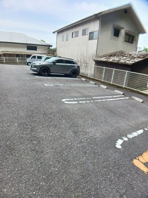 【駐車場】 | プリンセッサＧ | 駐車場があるので、車を買う予定の方も安心です