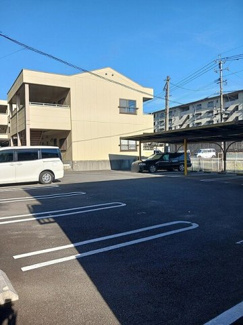 【駐車場】 | エステートＳＵＧＩ　Ⅱ | 駐車場があるので、車を買う予定の方も安心です