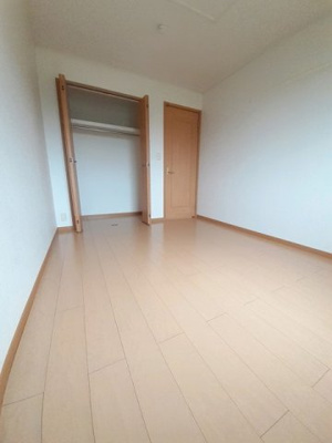 【内装】 | ソレアード　ヒルズＣ | 明るい室内です