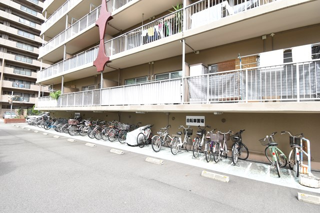 【駐輪場】 | 緑地公園グランドコーポ | エイブルだけの嬉しいサービス、ご用意しております。詳細は、お気軽に当社までお問合せ下さいませ！