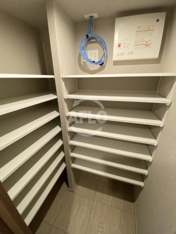 ブランズタワー谷町四丁目　中大江小学校区の収納|ブランズタワー谷町四丁目　シューズクローゼット
