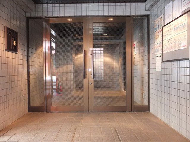 ダイホープラザ調布のエントランス