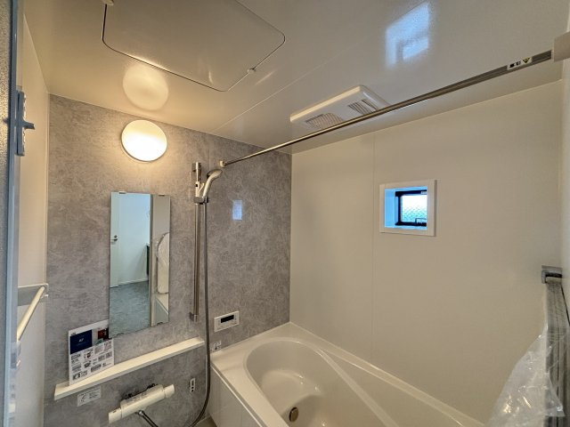MELDIA守山区西島町015⑤｜名古屋市の戸建ならホームアップの浴室|浴室乾燥機付きで雨の日のお洗濯もラクラク♪