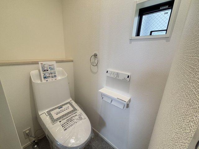 MELDIA守山区西島町015⑤｜名古屋市の戸建ならホームアップのトイレ|2か所にトイレを完備。混み合う朝や来客時も安心の設計！