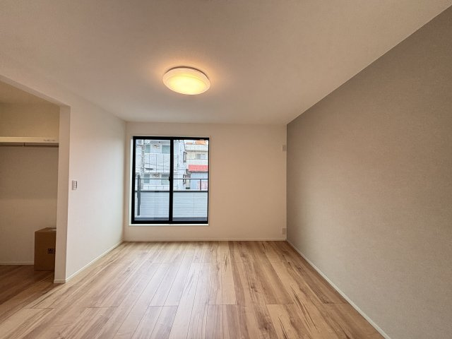 MELDIA守山区西島町015⑤｜名古屋市の戸建ならホームアップの洋室|全室にクローゼットを完備。お洋服や荷物を隠して収納できるので、お部屋をいつも広々スッキリと保てます。