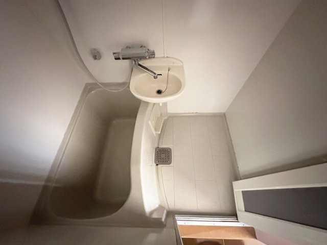 クレヨンの浴室
