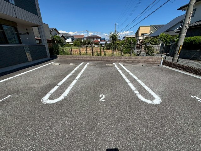 アルティアの駐車場