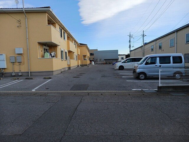 アスカ　Ｆの駐車場