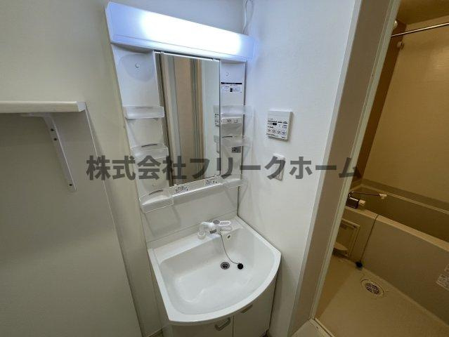 小金井市緑町５丁目のアパートの洗面所