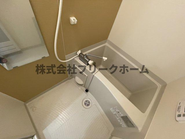 小金井市緑町５丁目のアパートの浴室