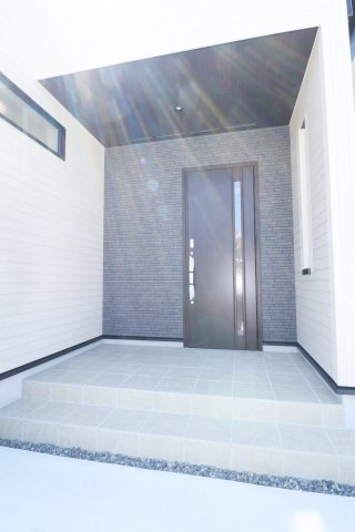 郡山市東原１丁目　　　２号棟　　　富田東小学校、富田中学区の玄関