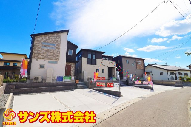 郡山市東原１丁目　　　２号棟　　　富田東小学校、富田中学区の外観|北東側から見た区画全体♪
