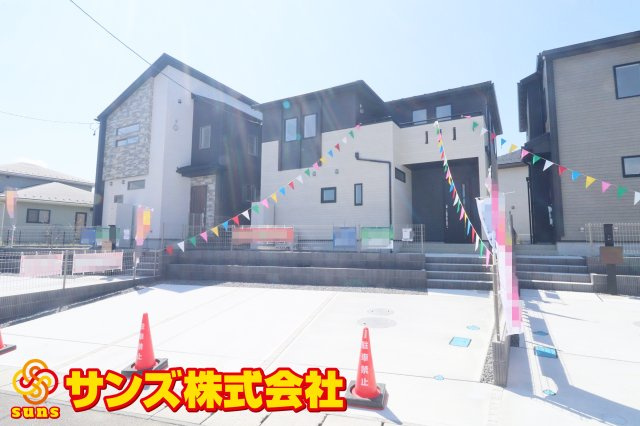 郡山市東原１丁目　　　２号棟　　　富田東小学校、富田中学区の外観|北西側から見た駐車場を含む外観♪