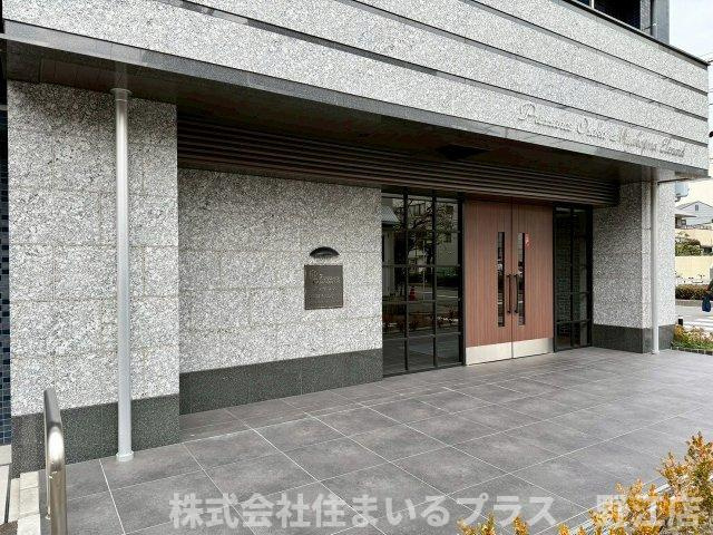 プレサンス大阪都島エレナードのエントランス