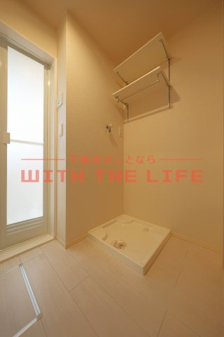 ダンケプロスト【キャッシュバック対象物件】の洗面所|明るい洗面所です