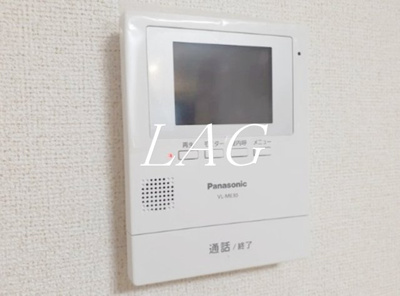 【セキュリティ】 | レジデンス春岡 | モニター付きインターフォンです。