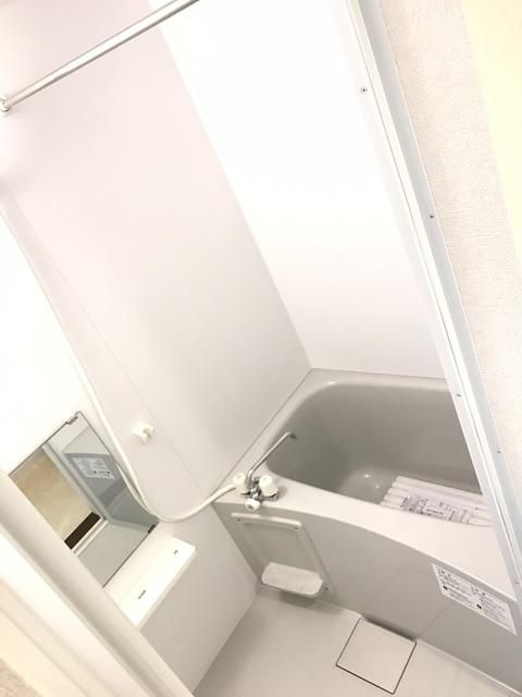 ストラーダ本町通の浴室