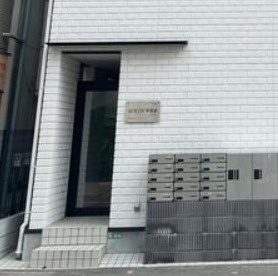 ＢＩＲＴＨ平和台のエントランス