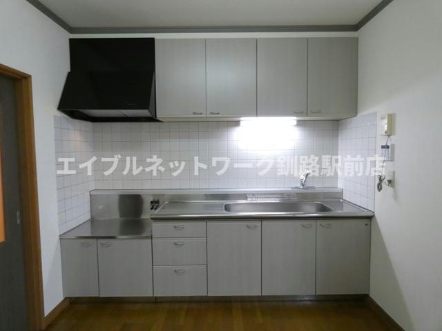 釧路市新栄町のアパートのキッチン