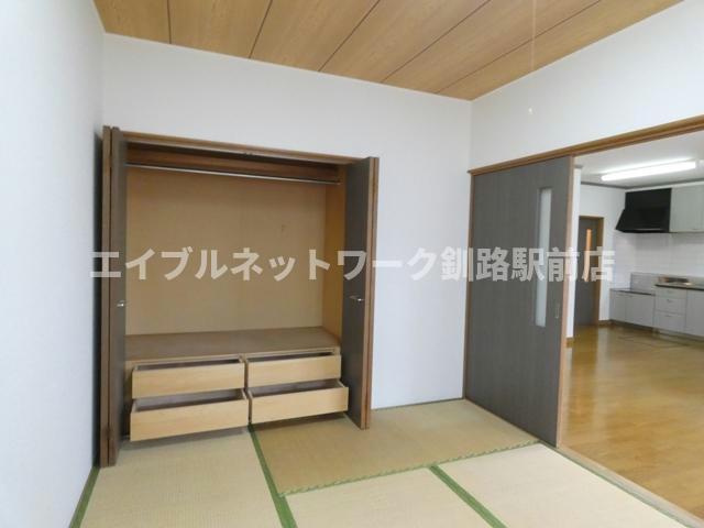 釧路市新栄町のアパートの収納