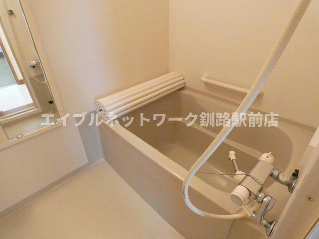 リバーハイツＤの浴室