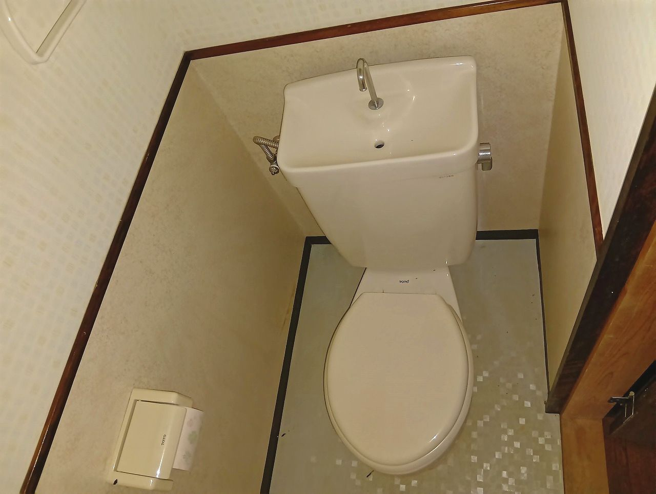 ラ・ポールナカママのトイレ|落ち着いた色調のトイレです