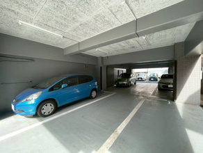 【駐車場】