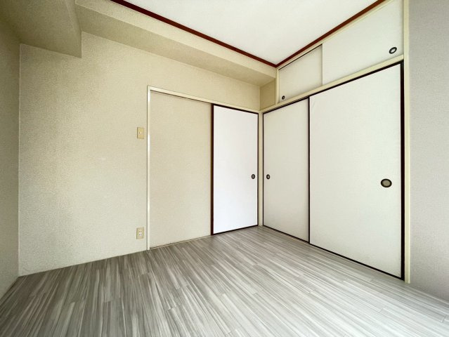 【寝室】