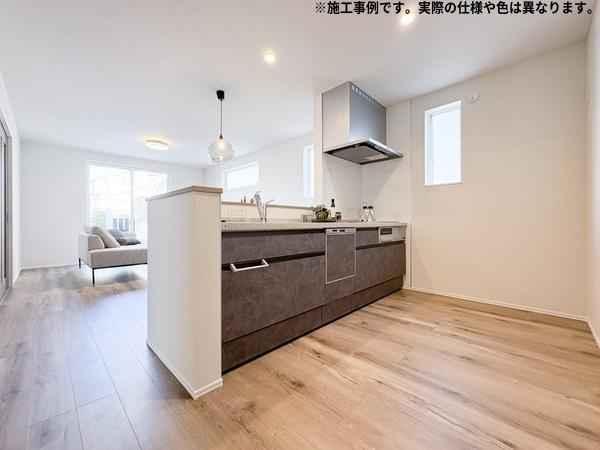 屋山ⅤＷ　新築の内観：施工例|キッチン施工事例写真
※写真はイメージです。実際の向き・仕様とは異なる場合があります。