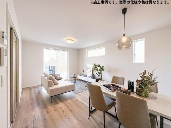 屋山ⅤＷ　新築の内観：施工例|リビング施工事例写真
※写真はイメージです。実際の向き・仕様とは異なる場合があります。