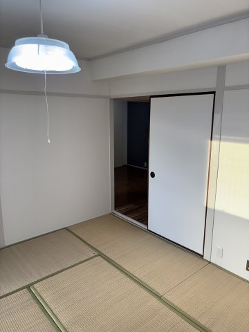 シャトー三愛の和室|和室（約8.0帖）