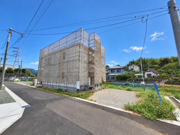 センチュリータウン坂ノ市西ⅢＷ　新築の前面道路含む現地写真|前面道路含む現地(2026年9月撮影)