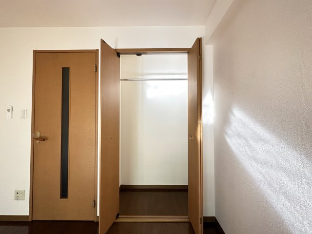 クレヨンの内装
