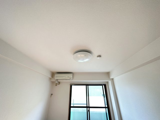 クレヨンの設備