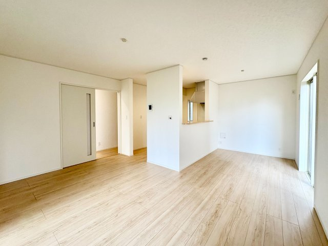 《仲介手数料半額》川越市新宿町第8　全5棟　1号棟の居間・リビング|LDK16.2帖