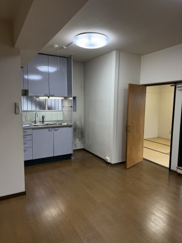 カーサ青葉台の居間・リビング
