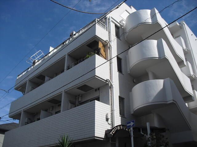 トップ横浜吉野町の外観
