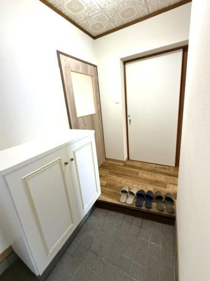 熊本市中央区萩原町の賃貸マンションの玄関|シンプルで使いやすい玄関です