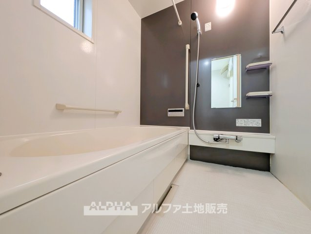 小平市鈴木町１丁目の中古一戸建の浴室|日々の疲れを癒すお風呂付です