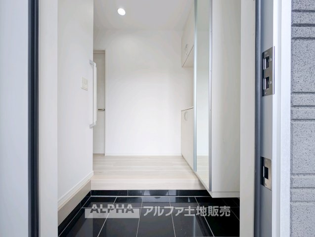 小平市鈴木町１丁目の中古一戸建の玄関|落ち着いた玄関です