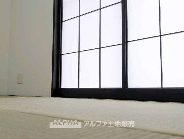 小平市鈴木町１丁目の中古一戸建の和室|柔らかい畳が心地よい和室