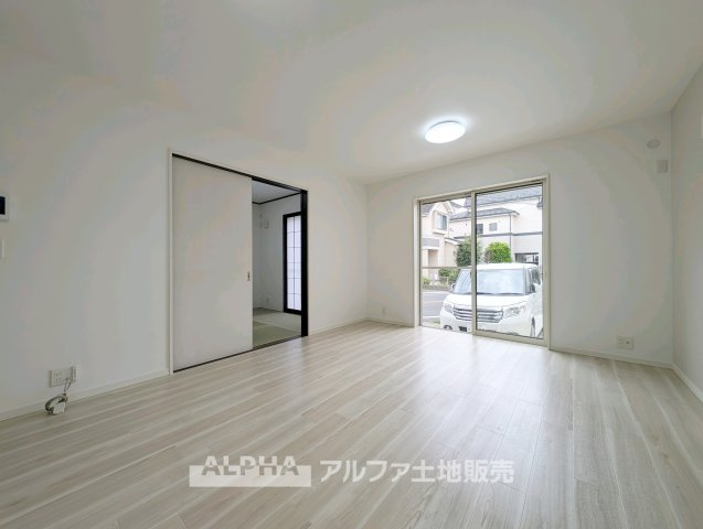 小平市鈴木町１丁目の中古一戸建の居間・リビング|使いやすいリビングです