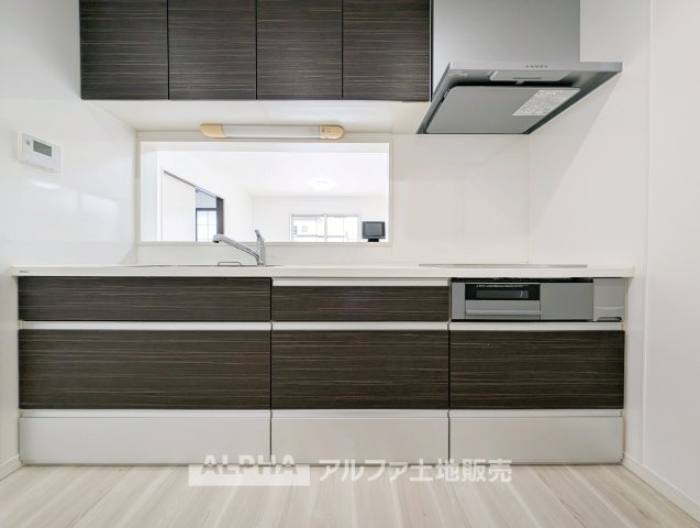 小平市鈴木町１丁目の中古一戸建のキッチン|ゆとりあるキッチンで掃除もラクラク
