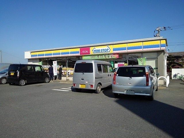 Ｅ．ＳエレガンシアⅡの周辺|ミニストップ大刀洗本郷店まで570m