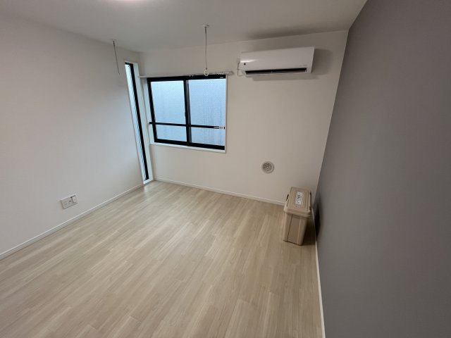 BASE三ツ沢下町の居間・リビング