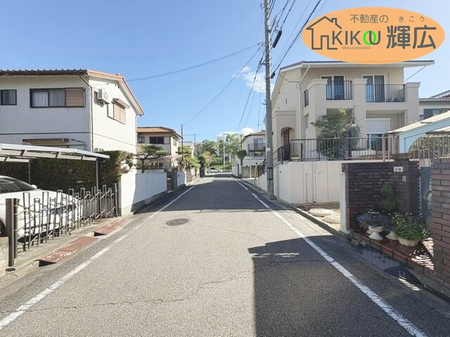 明石市大久保町高丘5丁目　土地の前面道路含む現地写真