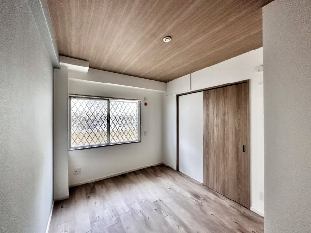シャトー日東Aの洋室