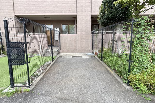 ナイスアーバン中野坂上の駐車場|ナイスアーバン中野坂上：敷地内に駐車場があります！（空き状況要確認）